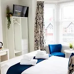 Kingsway - A Selection Of Single, Double And Family In A Location 4*