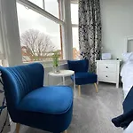 Kingsway - A Selection Of Single, Double And Family In A Location 4* סקארבורו