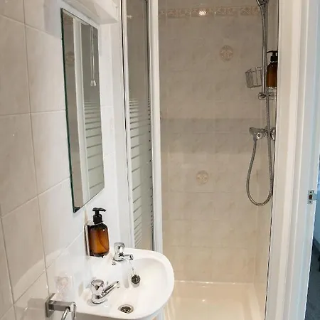 Casa de hóspedes Kingsway - A Selection Of Single, Double And Family In A Location 4*