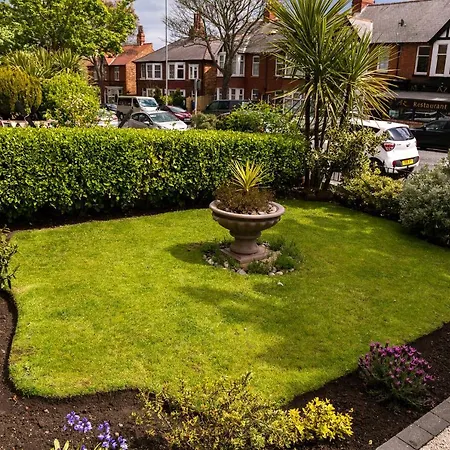 Kingsway - A Selection Of Single, Double And Family In A Location Pensionat