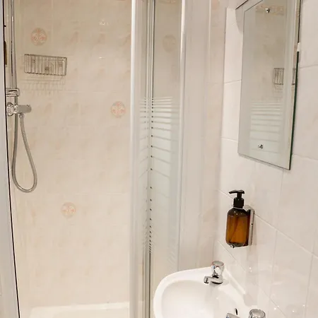 Kingsway - A Selection Of Single, Double And Family In A Location Scarborough