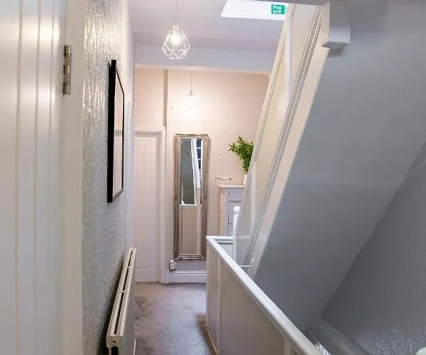 Kingsway - A Selection Of Single, Double And Family In A Location Guest house