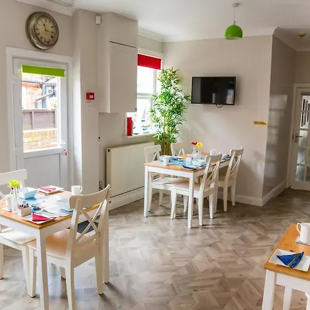Pensión Kingsway - A Selection Of Single, Double And Family In A Location Scarborough