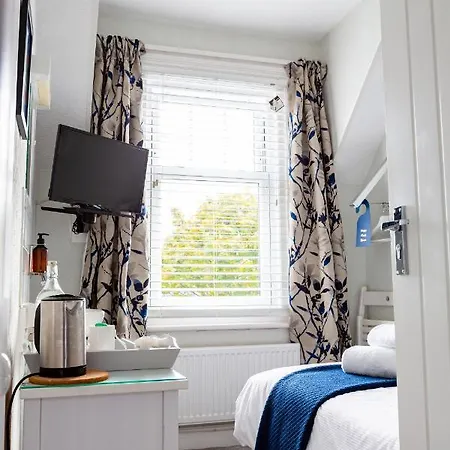 Kingsway - A Selection Of Single, Double And Family In A Location 4*