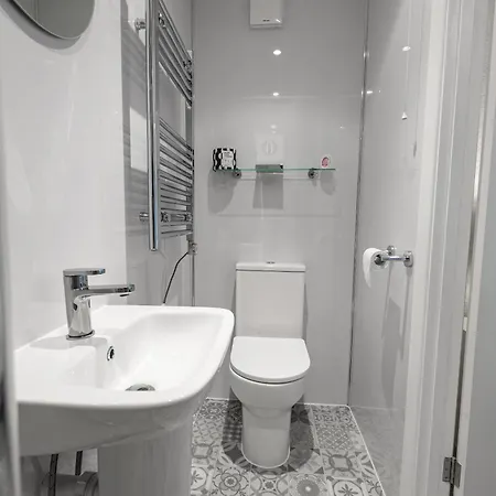 Kingsway - A Selection Of Single, Double And Family In A Location Penzion 4*