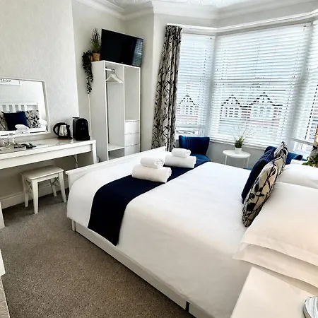 Kingsway - A Selection Of Single, Double And Family In A Location Penzion 4*