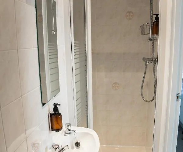 Guest house Kingsway - A Selection Of Single, Double And Family In A Location 4*