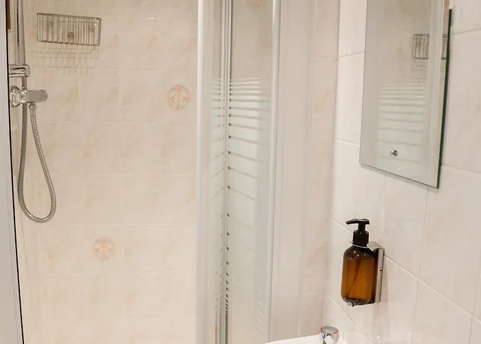 Kingsway - A Selection Of Single, Double And Family In A Location Scarborough